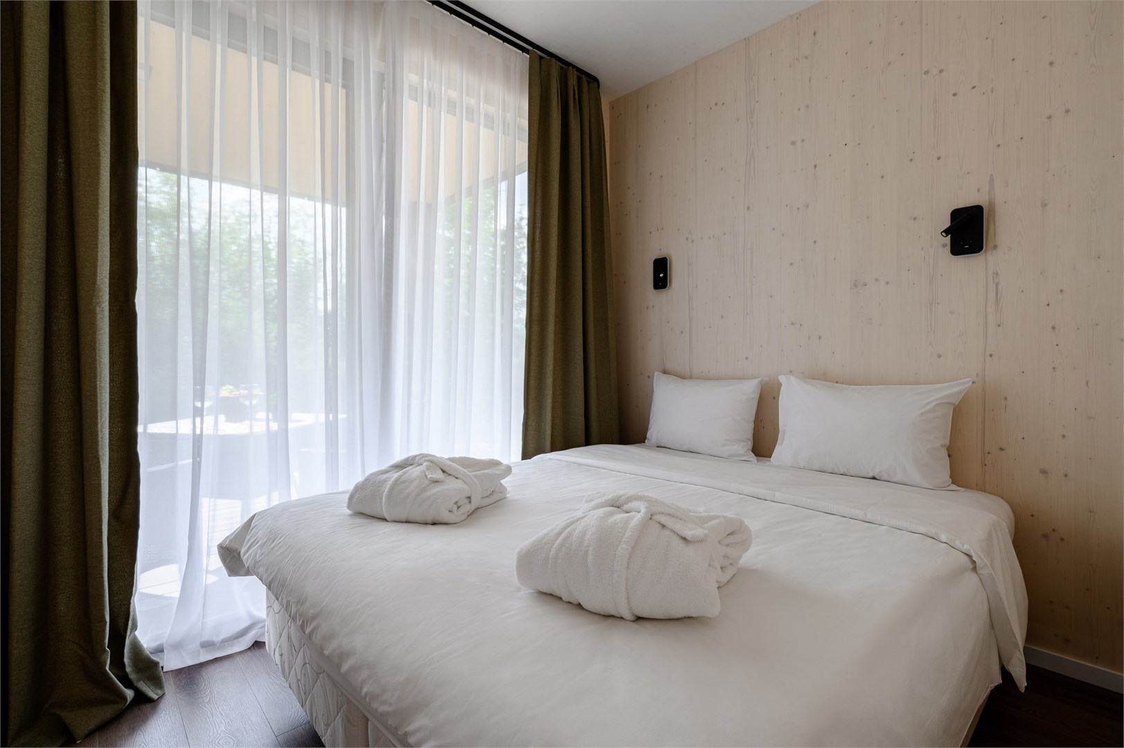 Двухкомнатный коттедж в Azimut Парк Отель Волга Астрахань