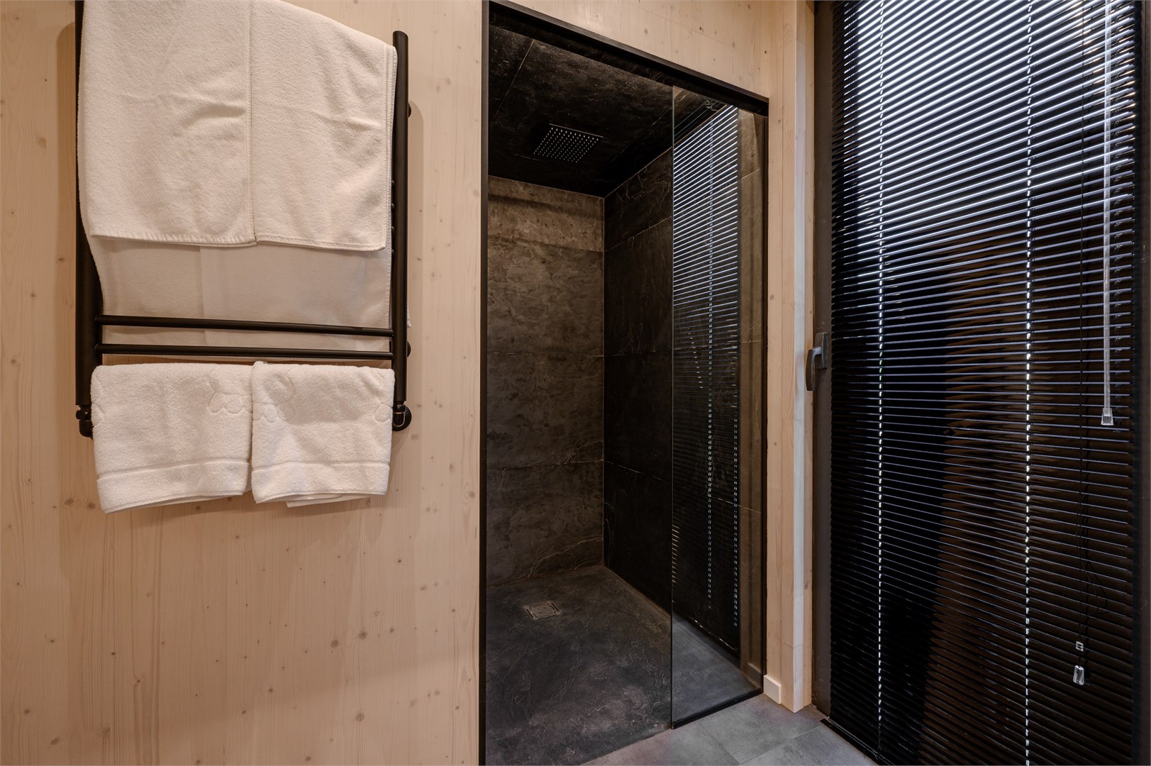 Двухкомнатный коттедж в Azimut Парк Отель Волга Астрахань