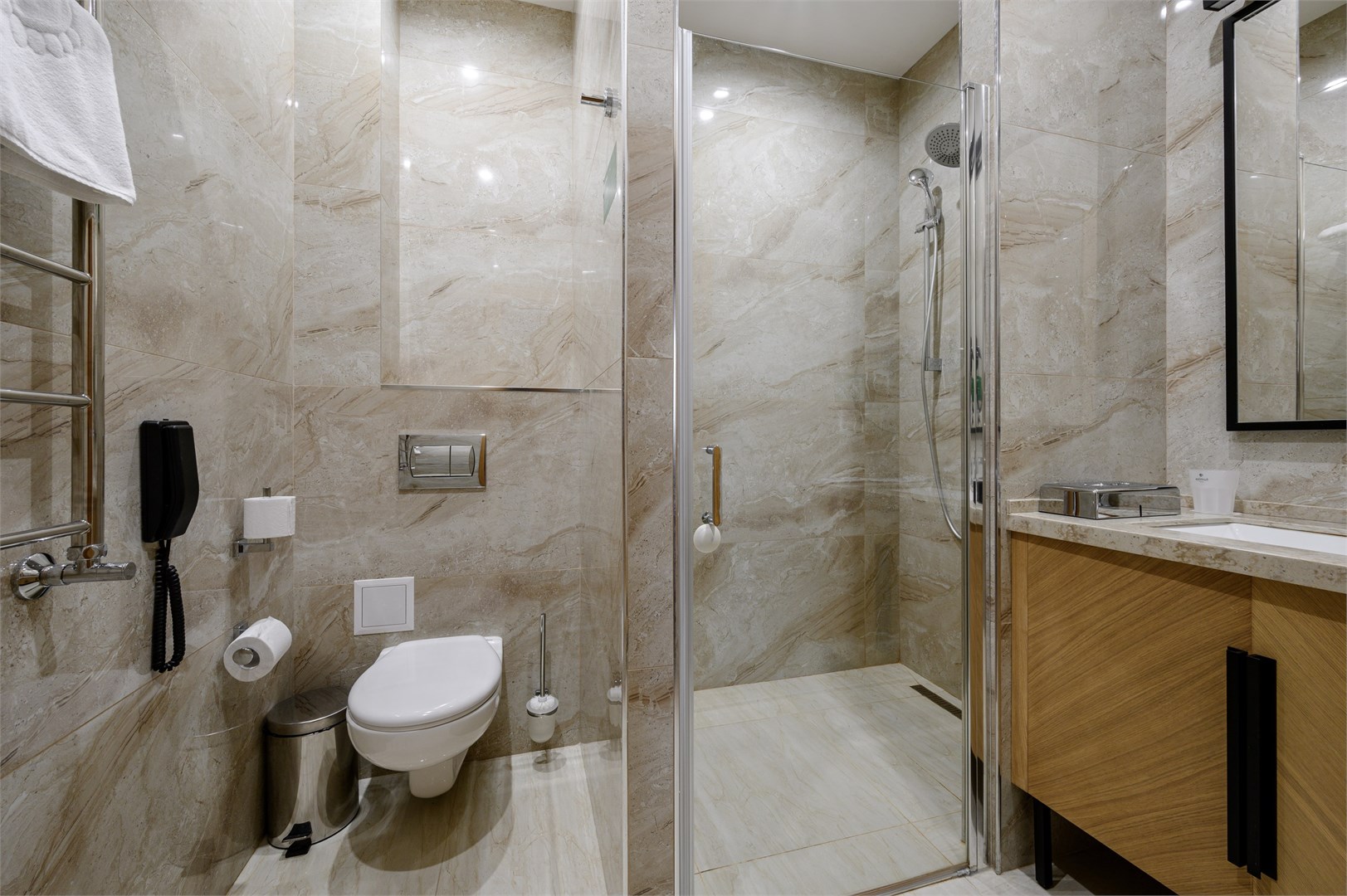 Делюкс в Azimut Парк Отель Волга Астрахань