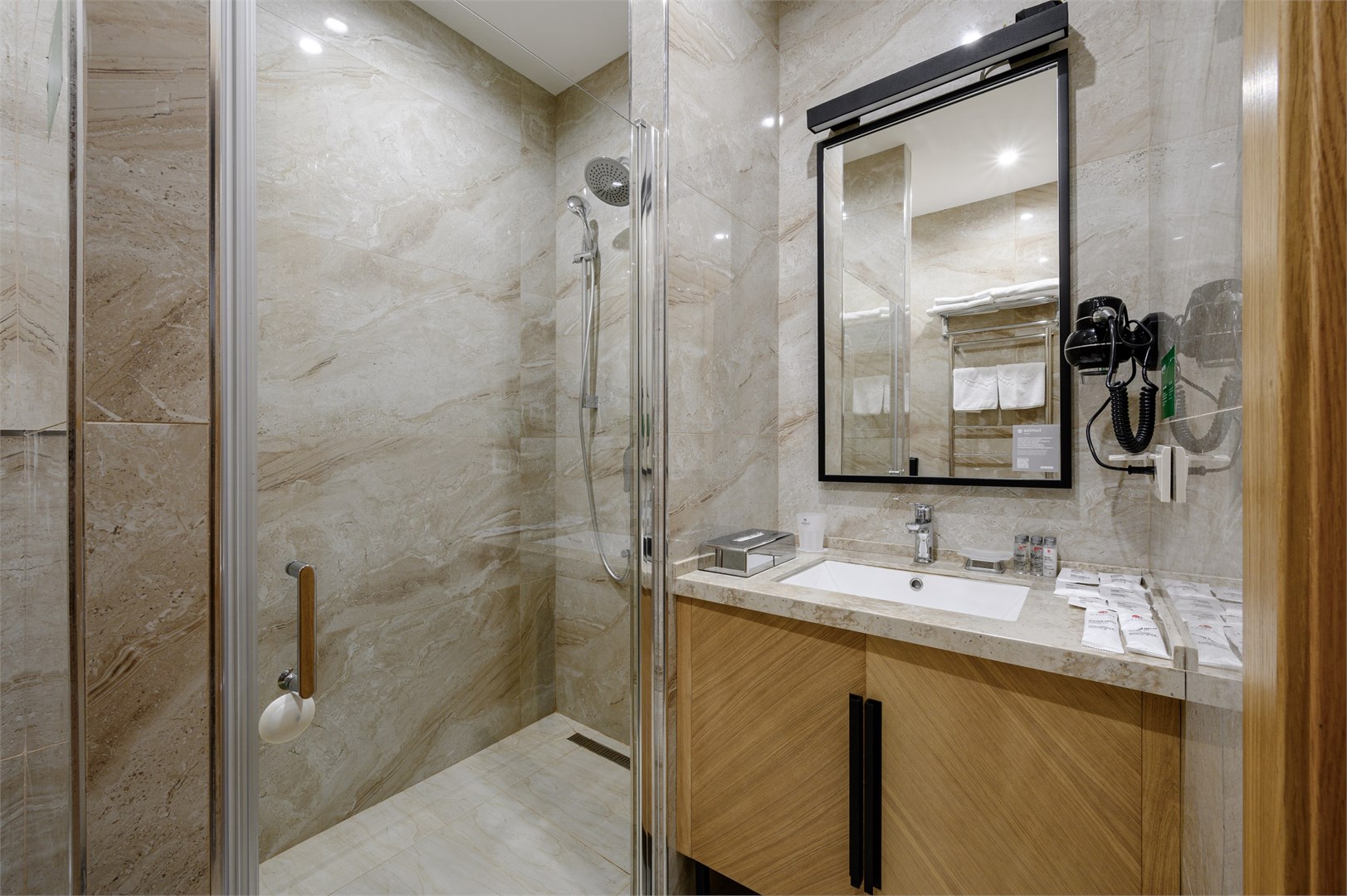 Делюкс в Azimut Парк Отель Волга Астрахань