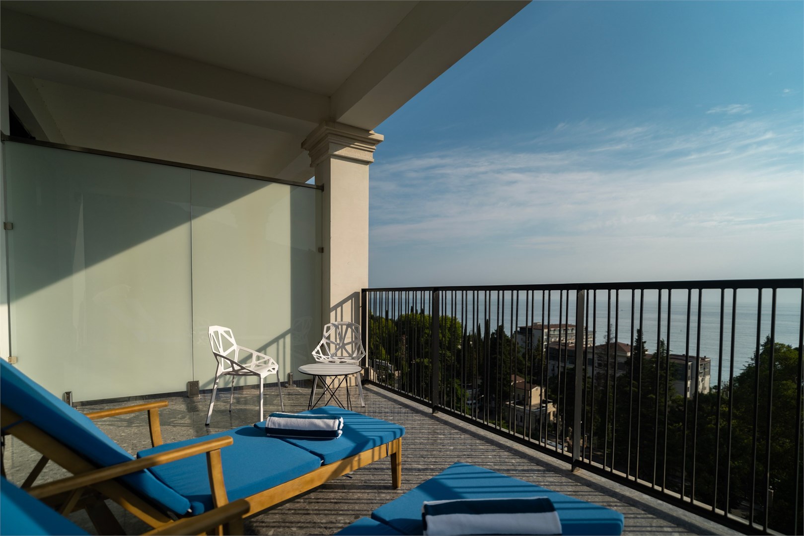 ЛЮКС с террасой и видом на море в Yupshara Hotel SPA & Resort