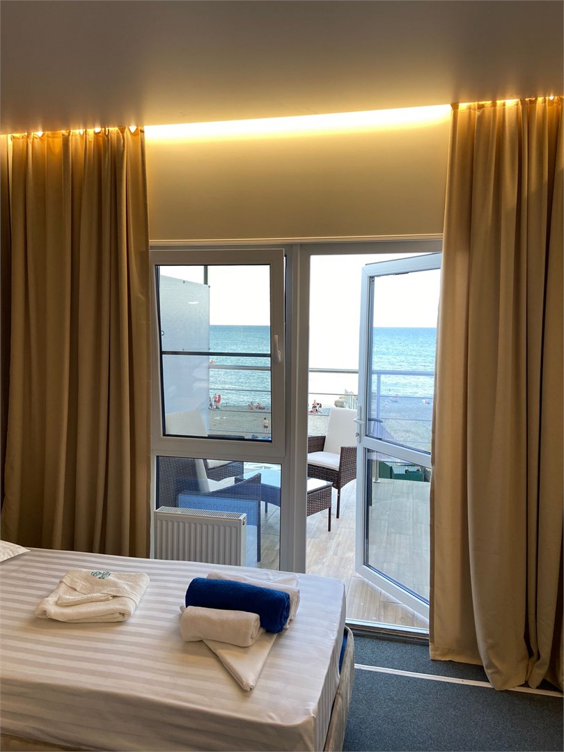 Видовой Superior 3-х местный однокомнатный (Первая Линия) в В доме у моря