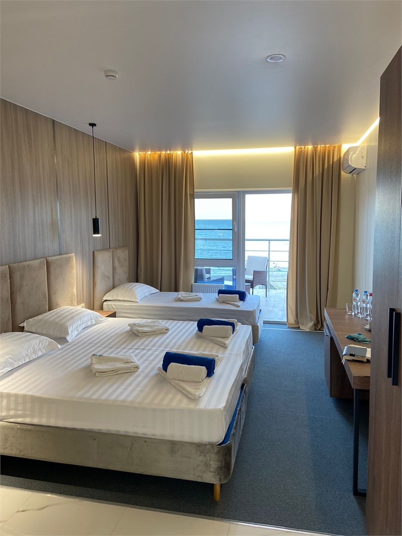 Видовой Superior 3-х местный однокомнатный (Первая Линия) в В доме у моря