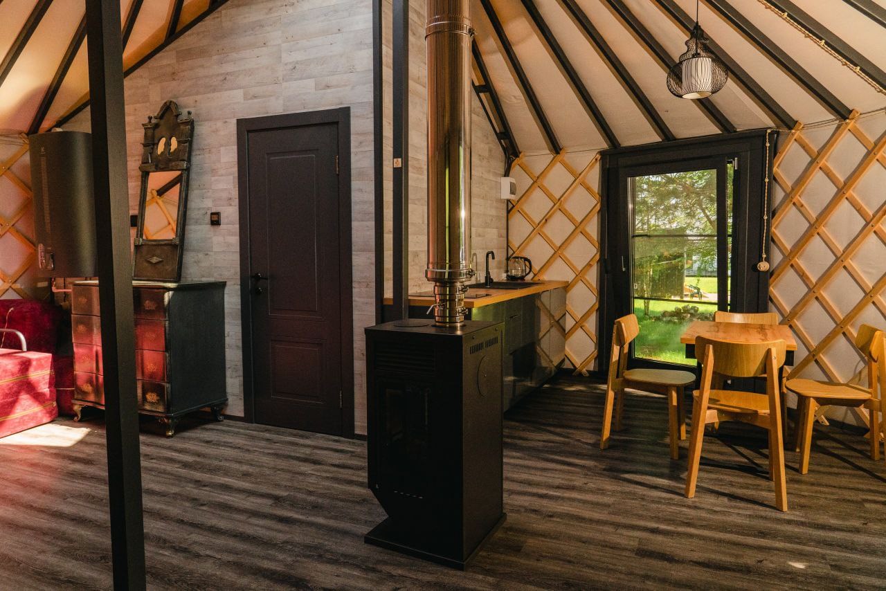 Юрта в Тишь да камыш