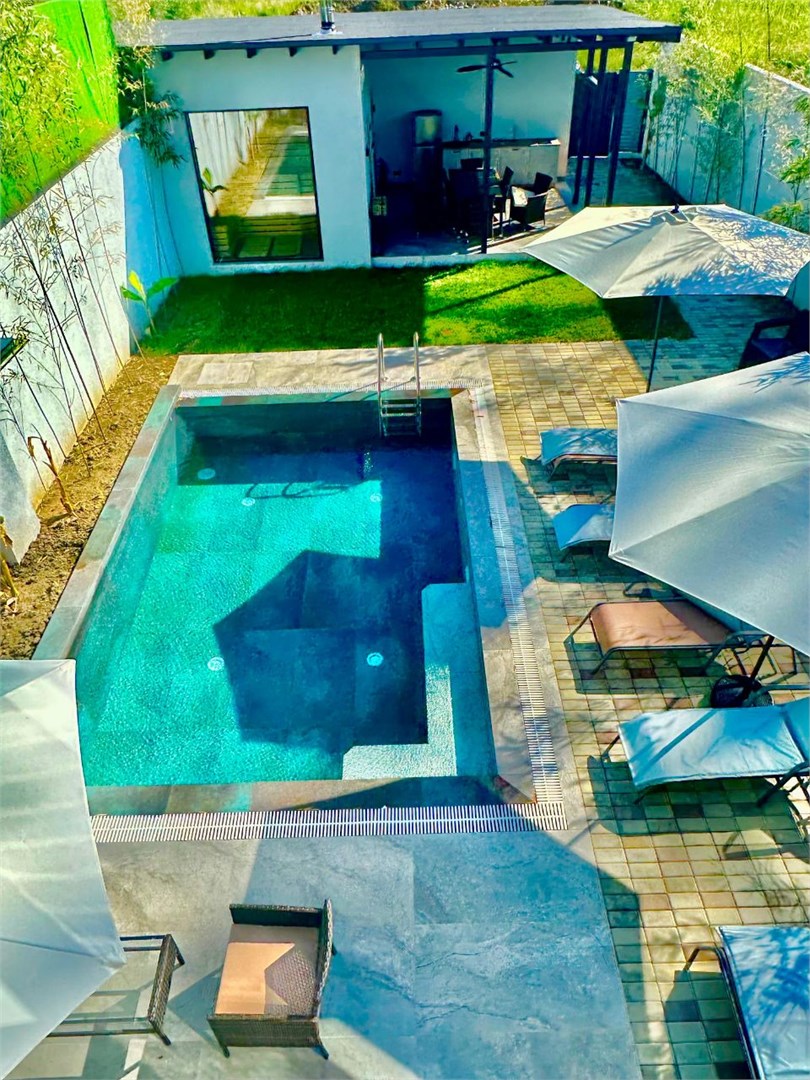 Вилла с видом на бассейн в Вилла Мзымта