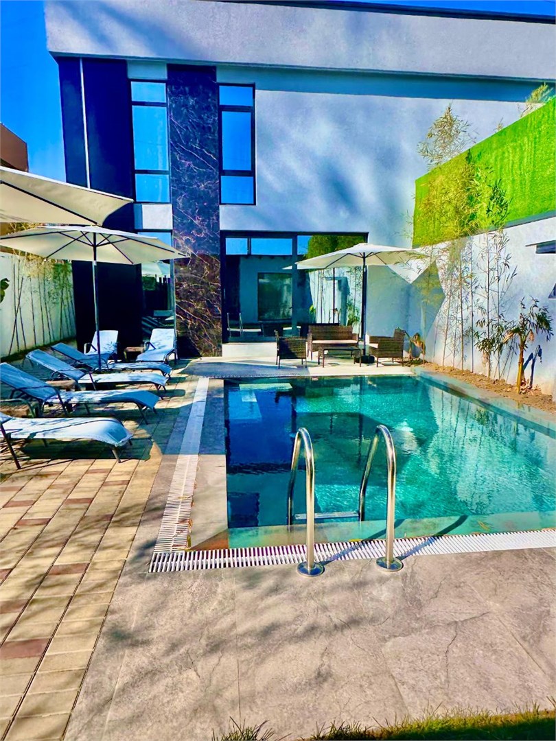 Вилла с видом на бассейн в Вилла Мзымта