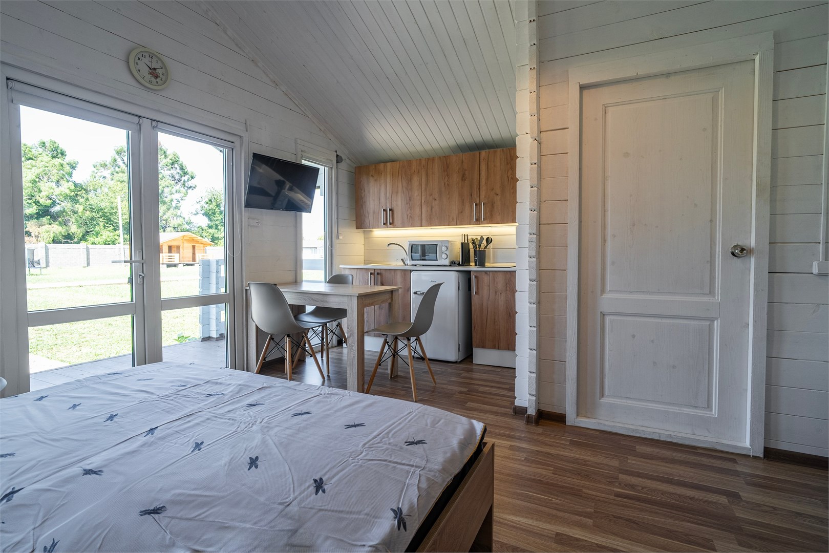 Гостевой Дом «L» в Sea village Gumista