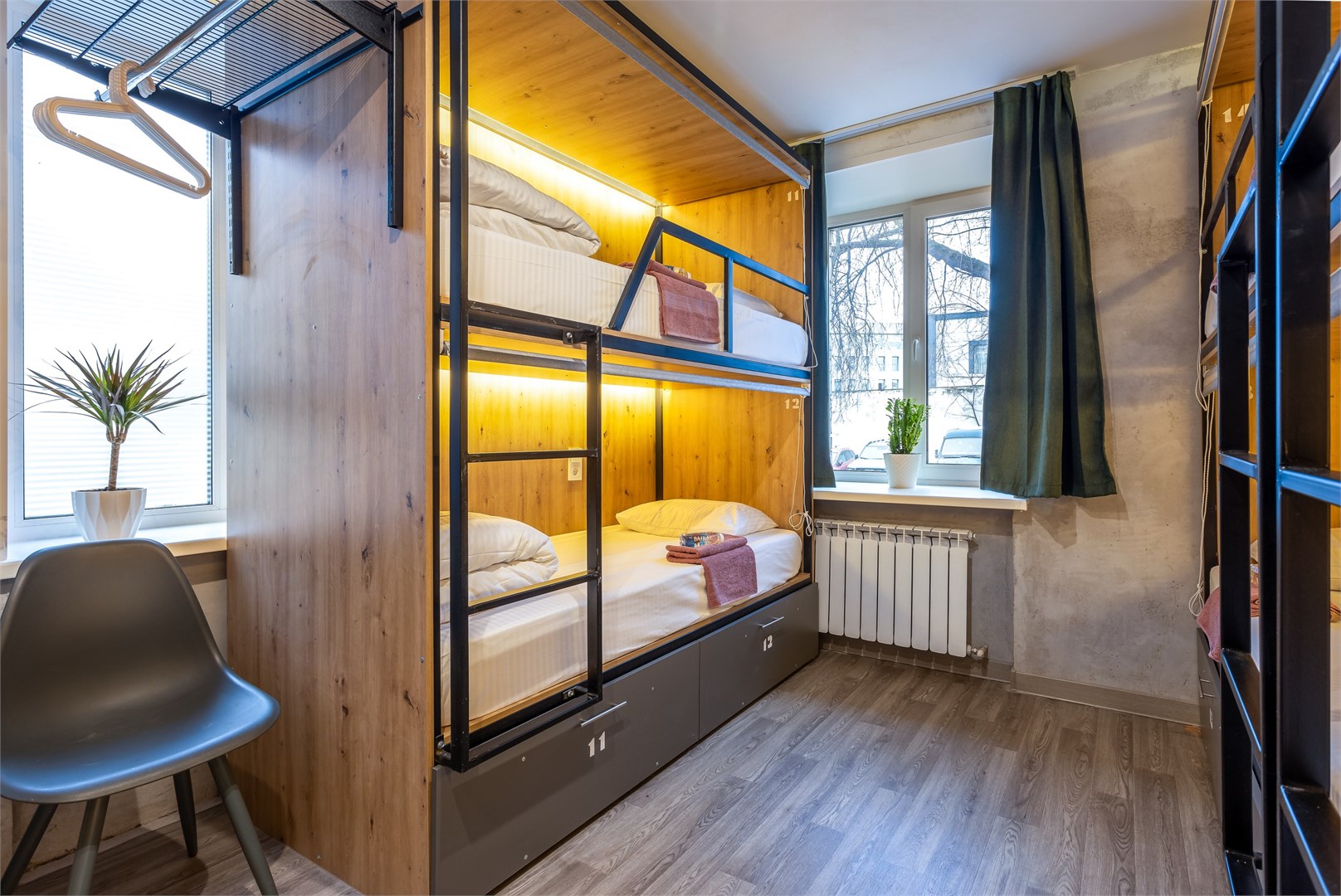 2. Кровать в общем 8-местном номере для мужчин в M&D Host