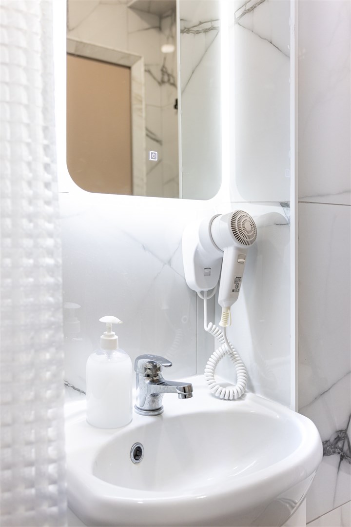 16. Улучшенный двухместный номер в M&D Host