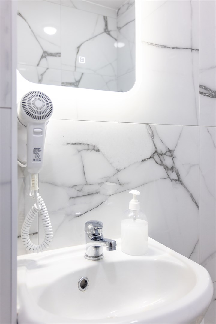 20. Улучшенный двухместный номер в M&D Host