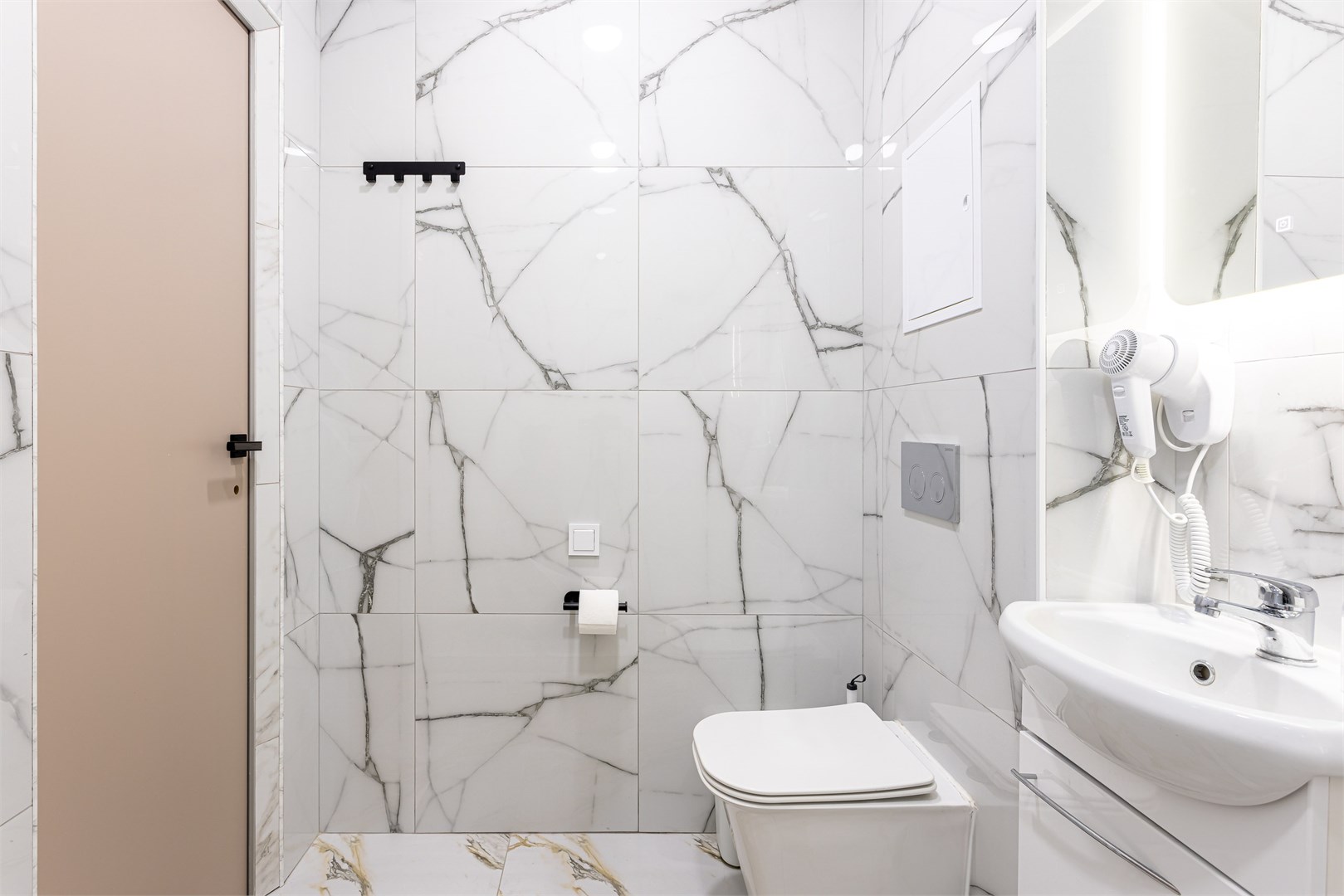 20. Улучшенный двухместный номер в M&D Host