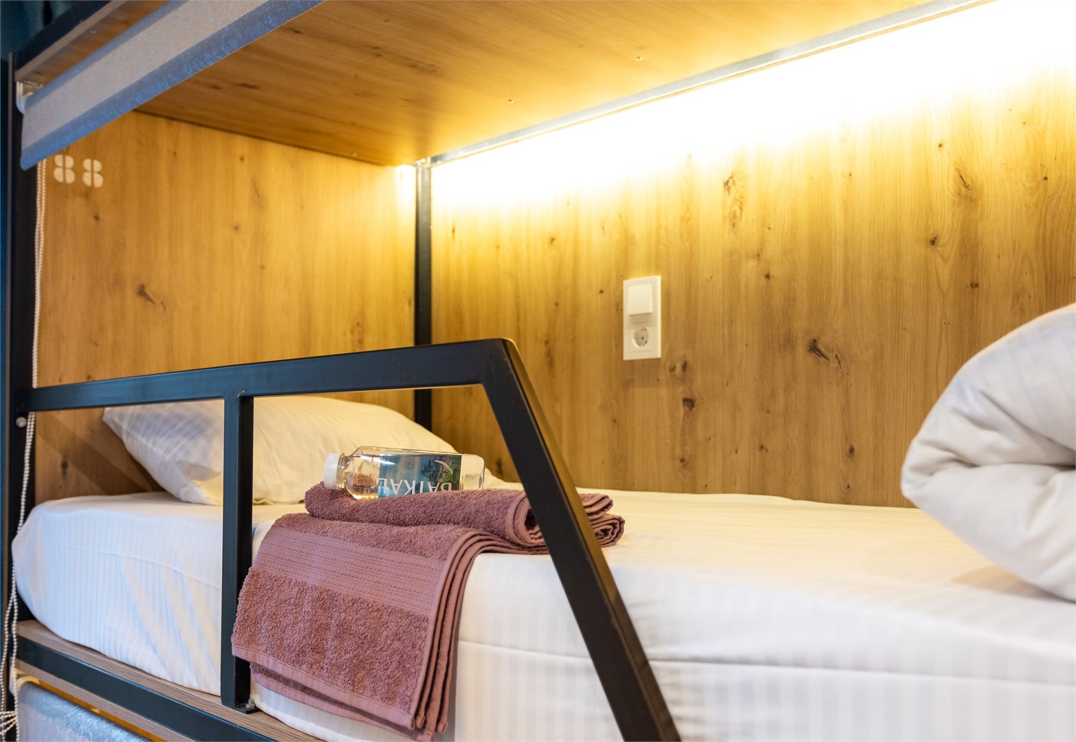 21. Кровать в общем 6-местном номере для мужчин в M&D Host