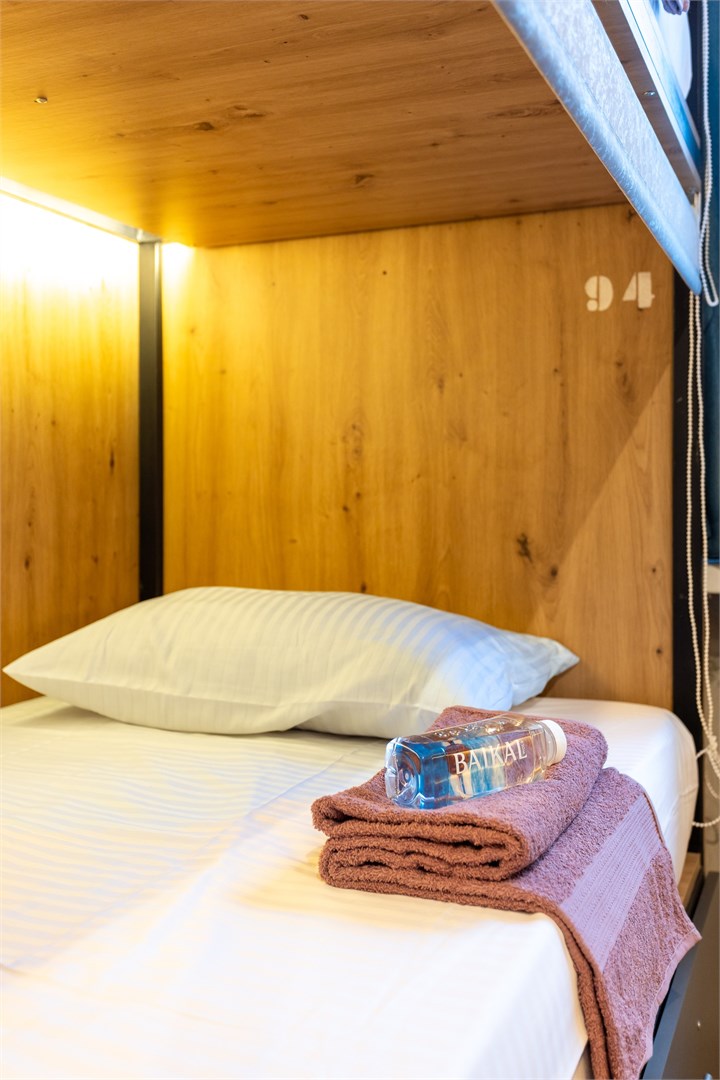 22. Кровать в общем 8-местном номере для мужчин в M&D Host