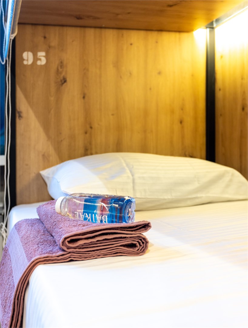 22. Кровать в общем 8-местном номере для мужчин в M&D Host