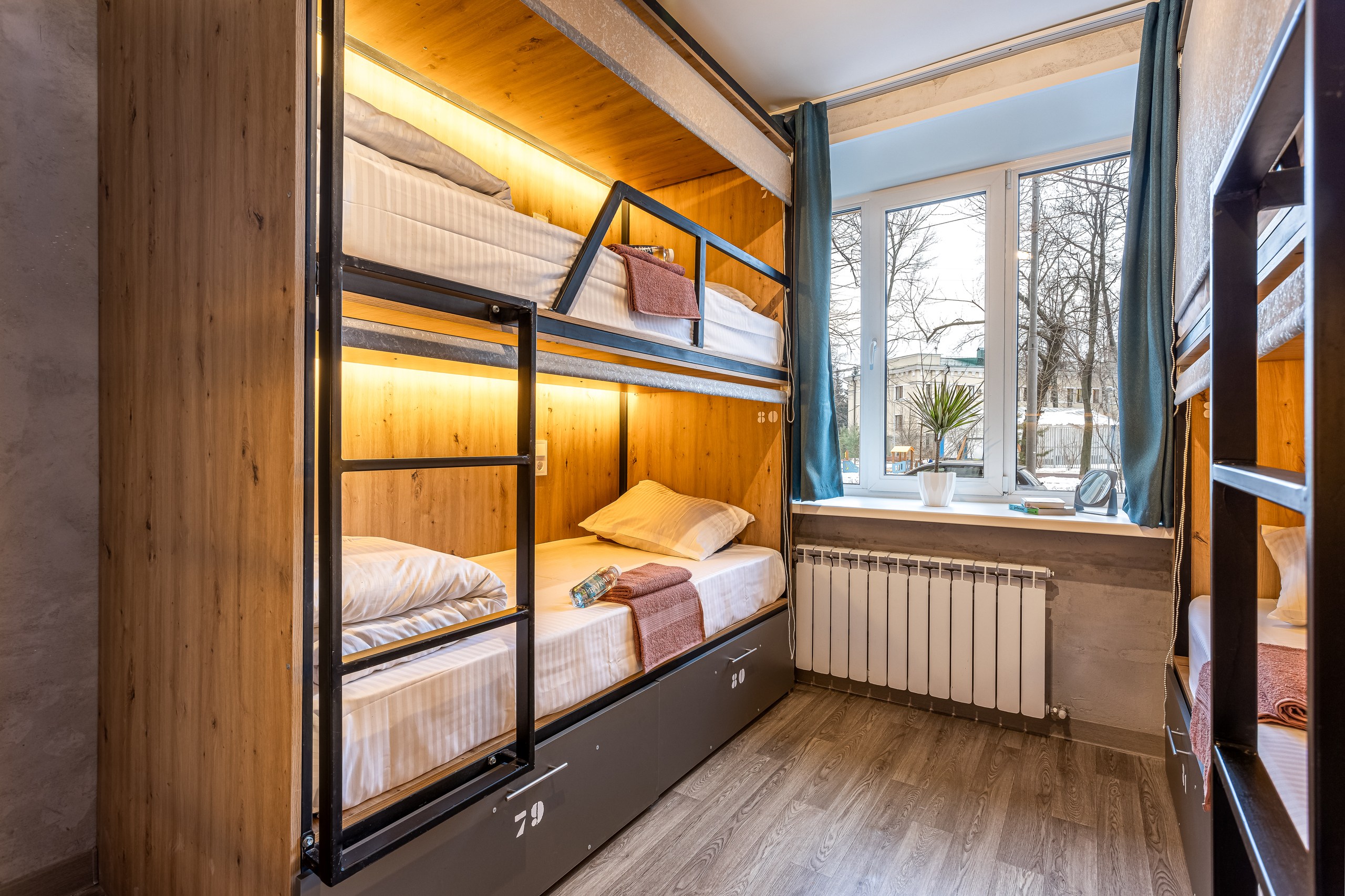 30. Кровать в общем 6-местном номере для мужчин в M&D Host