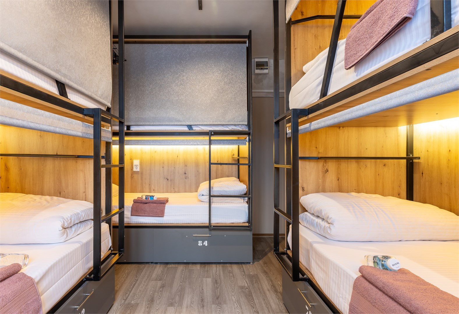 30. Кровать в общем 6-местном номере для мужчин в M&D Host