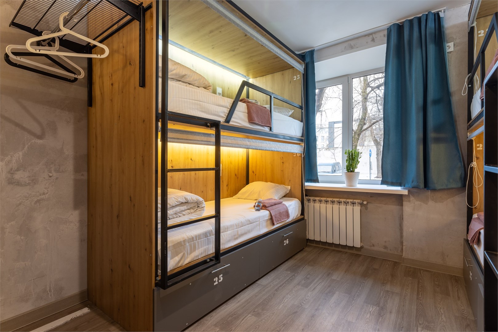 30. Кровать в общем 6-местном номере для мужчин в M&D Host