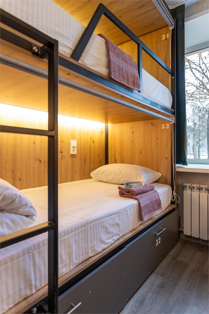 30. Кровать в общем 6-местном номере для мужчин в M&D Host