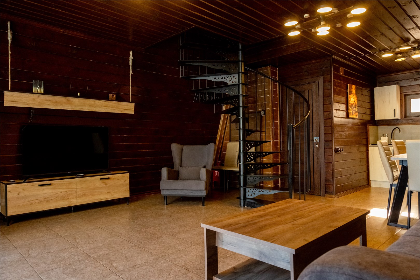 Коттедж Brown House в Anaka