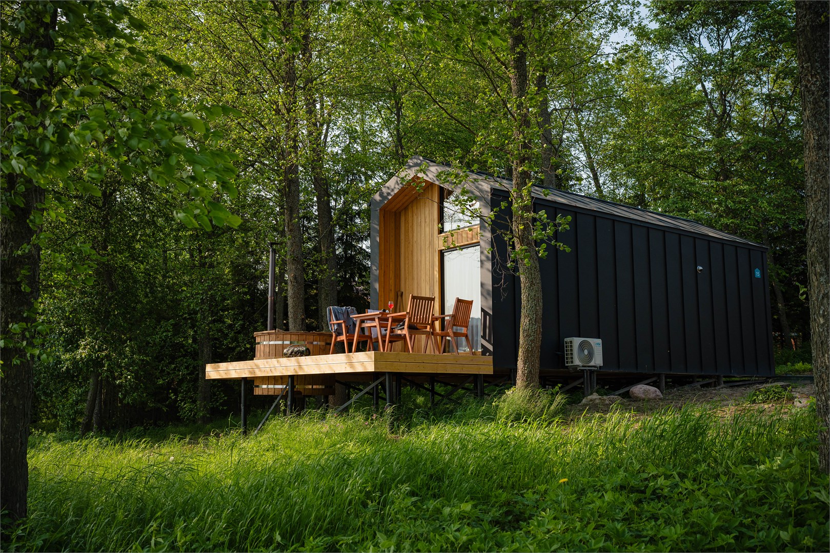 Четырёхместный Барнхаус на берегу озера в ЭкоPort на Отрадном