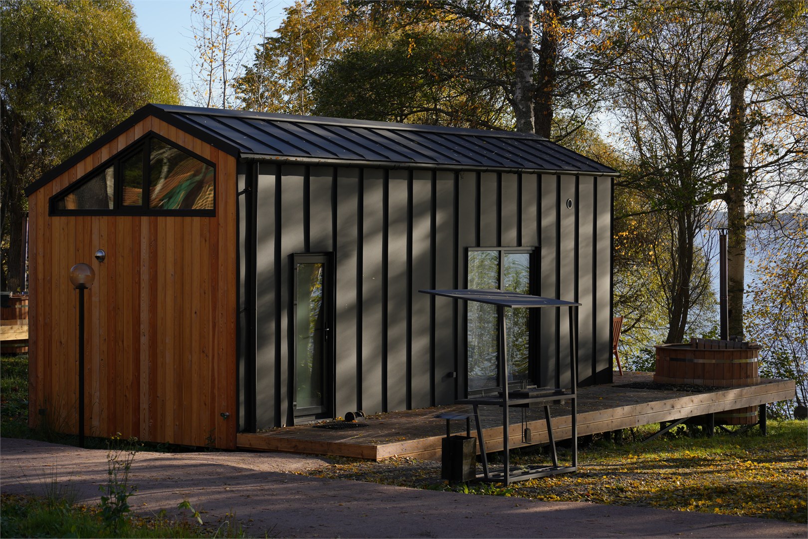 Четырёхместный Барнхаус на берегу озера в ЭкоPort на Отрадном