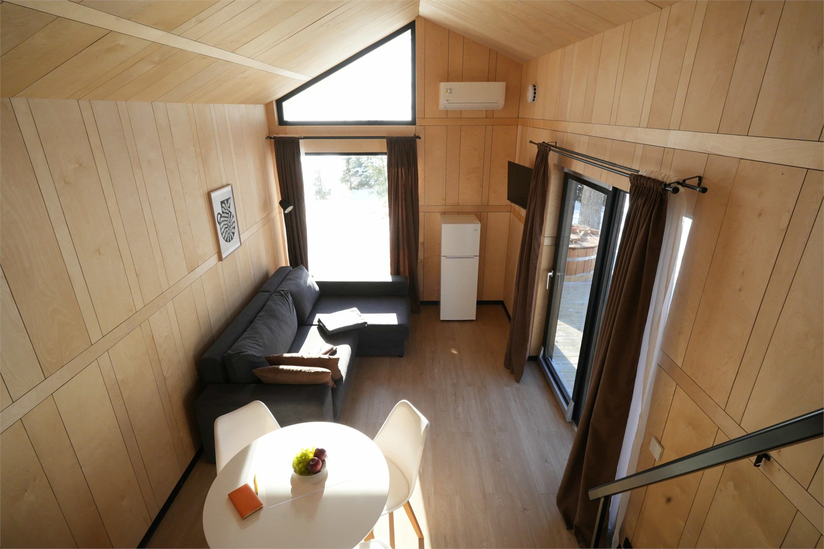 Четырёхместный Барнхаус на берегу озера в ЭкоPort на Отрадном