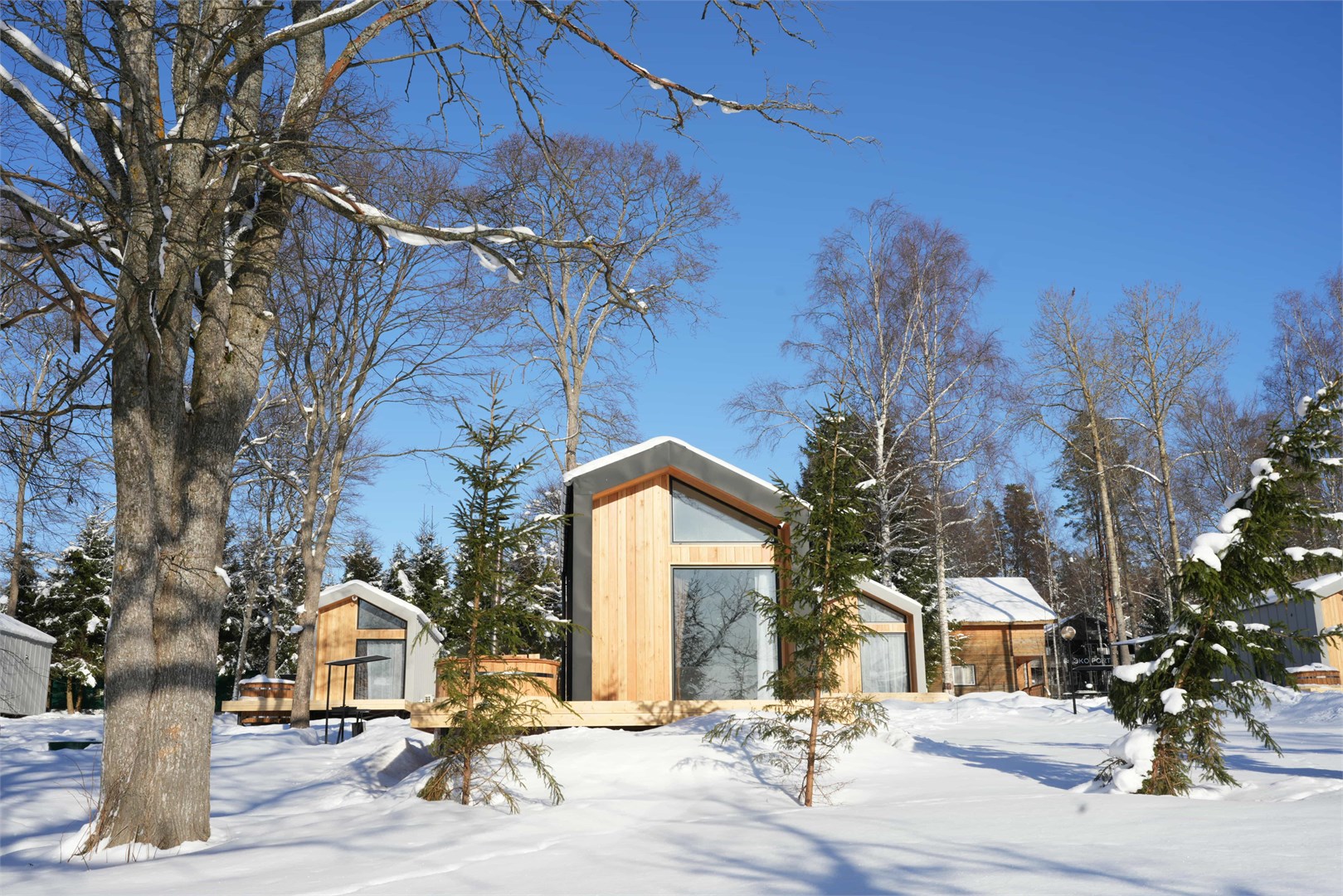 Четырёхместный Барнхаус на берегу озера в ЭкоPort на Отрадном