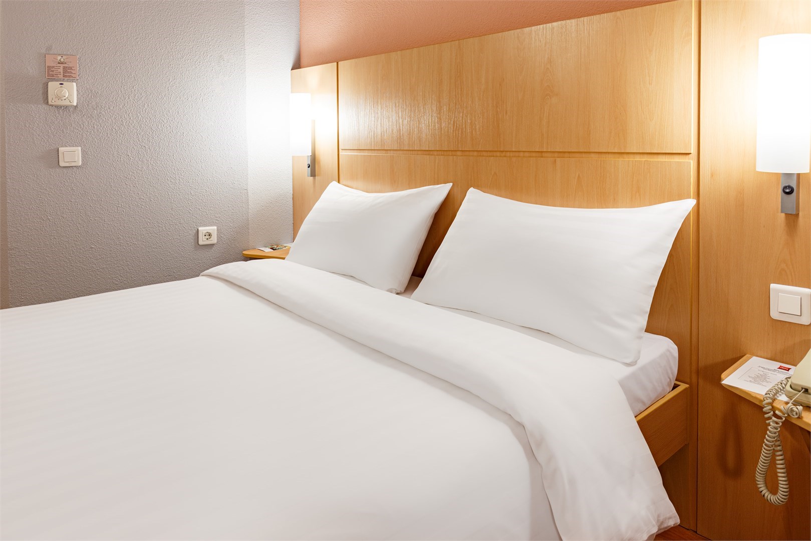 Стандарт с одной двуспальной кроватью с видом на Булак в Azimut Бауман Казань