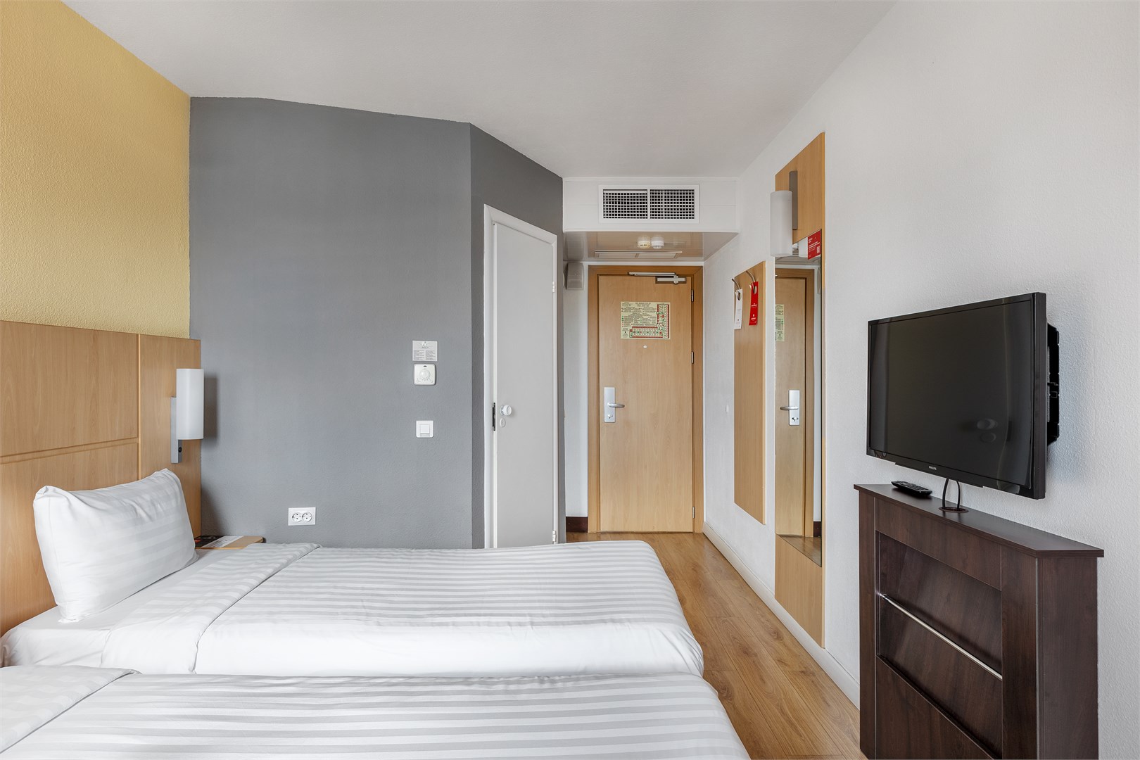 Стандарт с двумя раздельными кроватями с видом на Булак в Azimut Бауман Казань