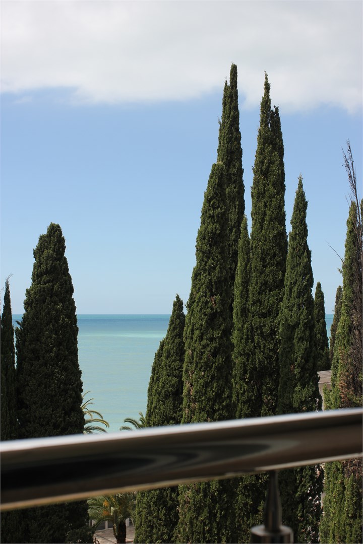 Стандарт двухместный с балконом кат А в Челюскинцев