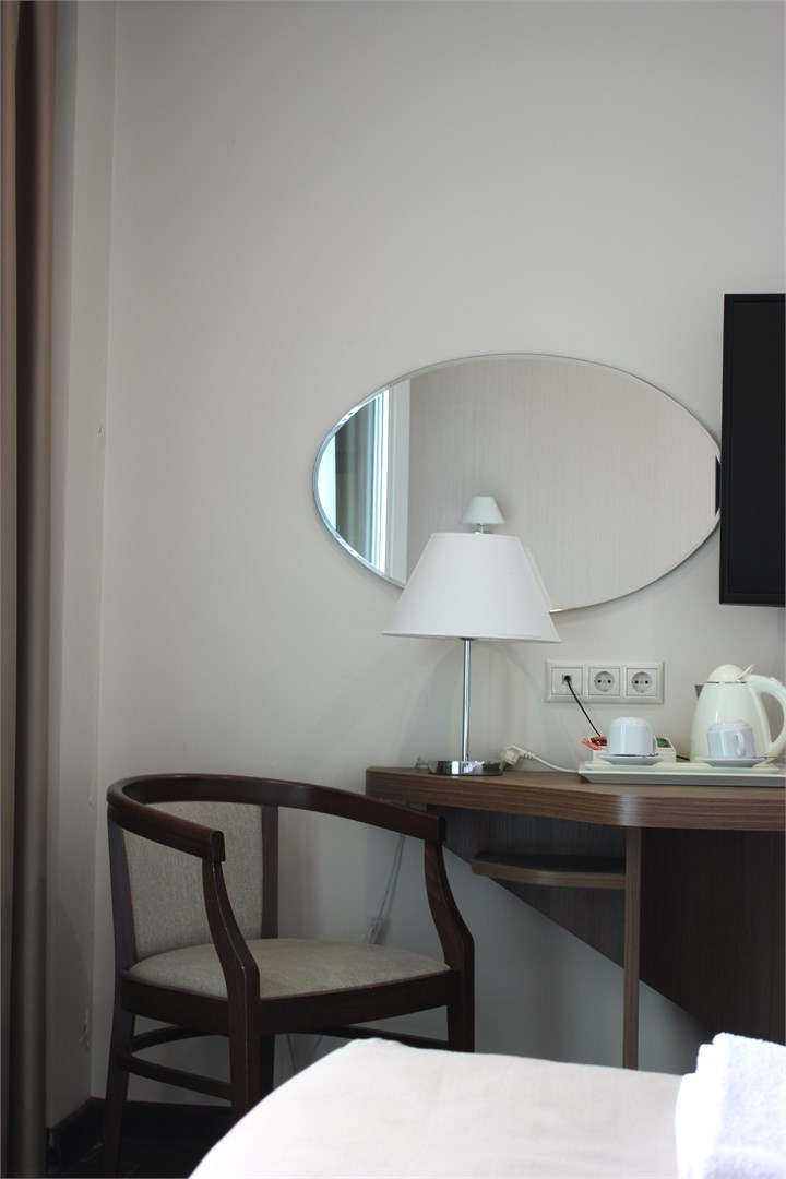 Стандарт двухместный с балконом кат. С в Челюскинцев