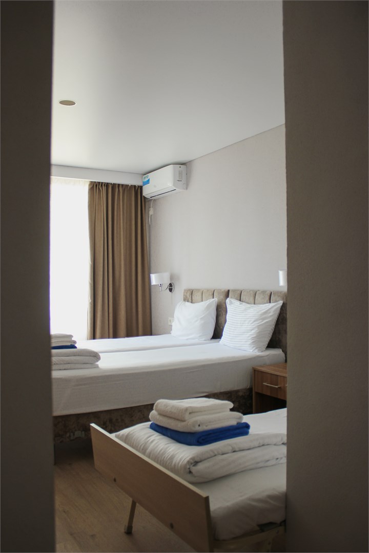 Стандарт двухместный с балконом кат. С в Челюскинцев