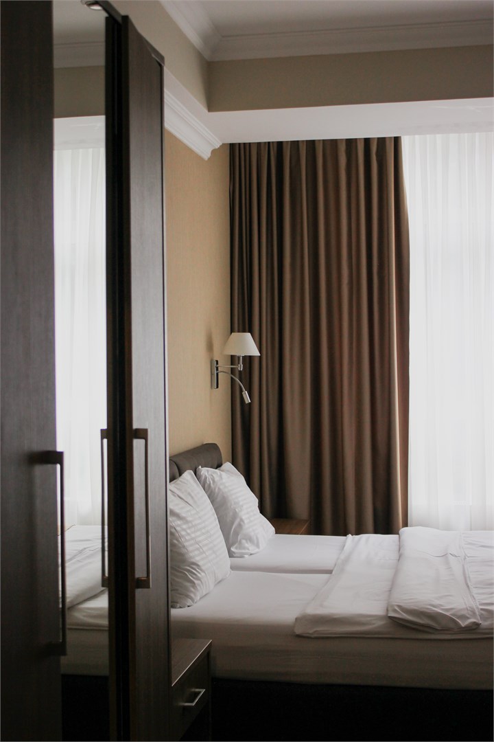 Стандарт двухместный без балкона в Челюскинцев