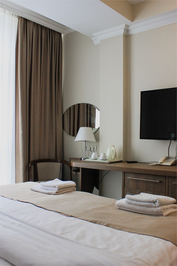 Стандарт двухместный без балкона в Челюскинцев