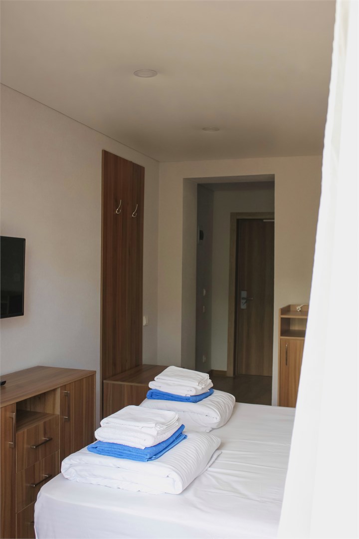 Трехместный однокомнатный стандарт (Второй Корпус) в Челюскинцев