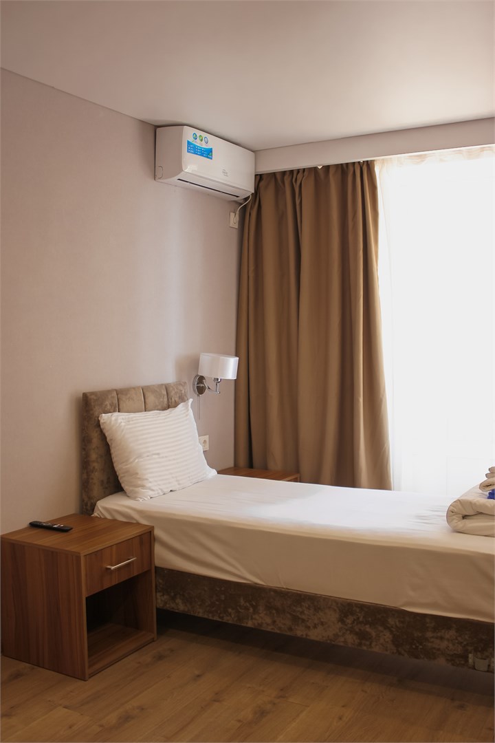 Трехместный двухкомнатный стандарт (Второй корпус) в Челюскинцев