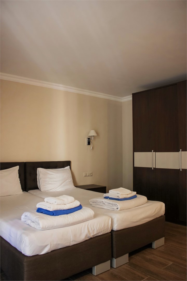 Полулюкс (Второй корпус) в Челюскинцев