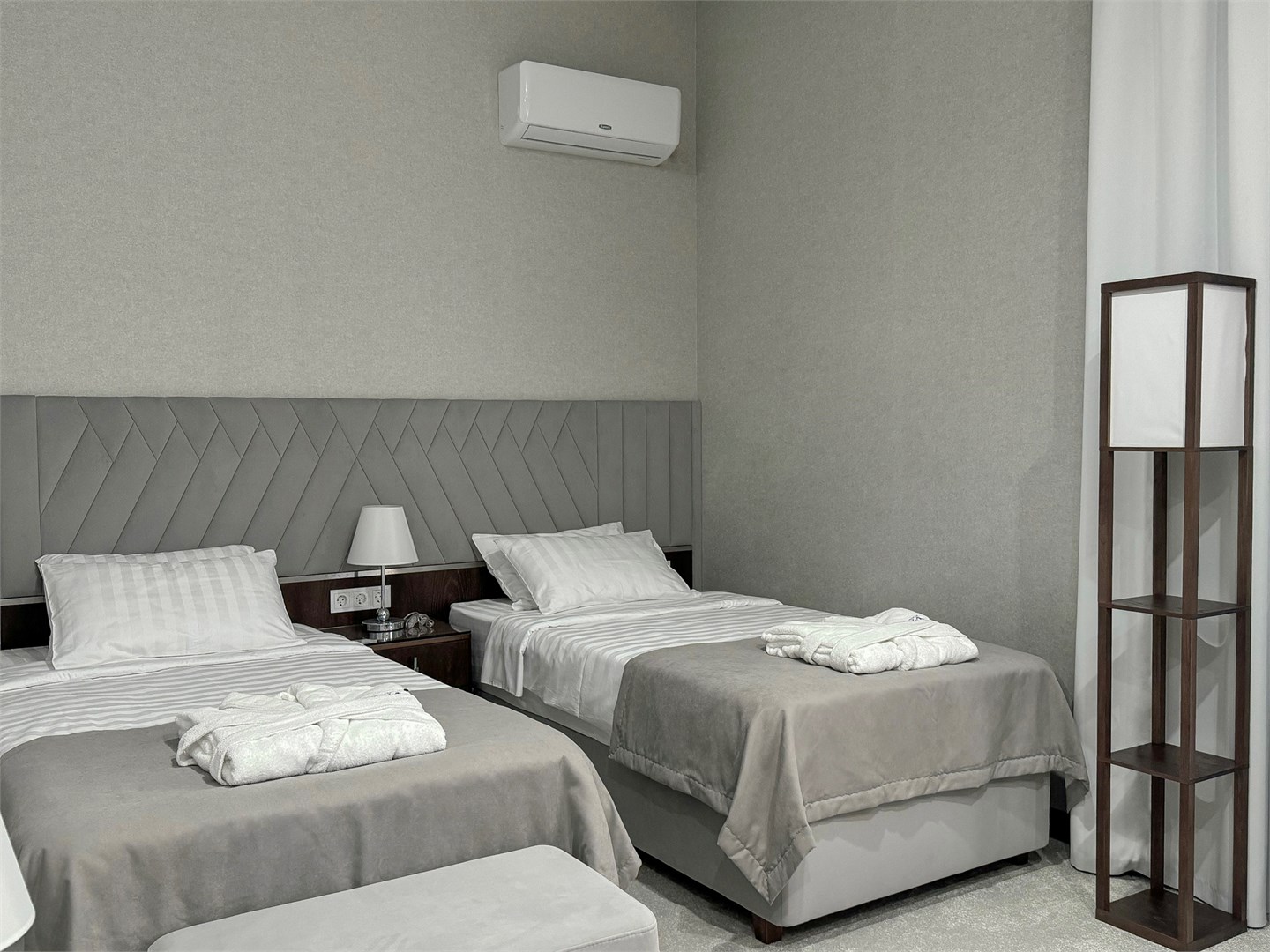 2-местный номер "Семейный", 1-спальные кровати, повышенной комфортности (Корпуса Вилла "Анатолия", Вилла "Маргарита") в Лаба