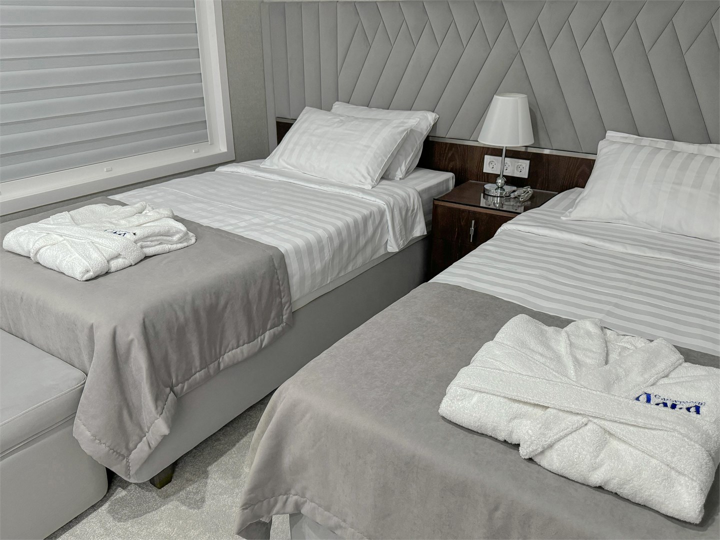 2-местный номер "Семейный", 1-спальные кровати, повышенной комфортности (Корпуса Вилла "Анатолия", Вилла "Маргарита") в Лаба