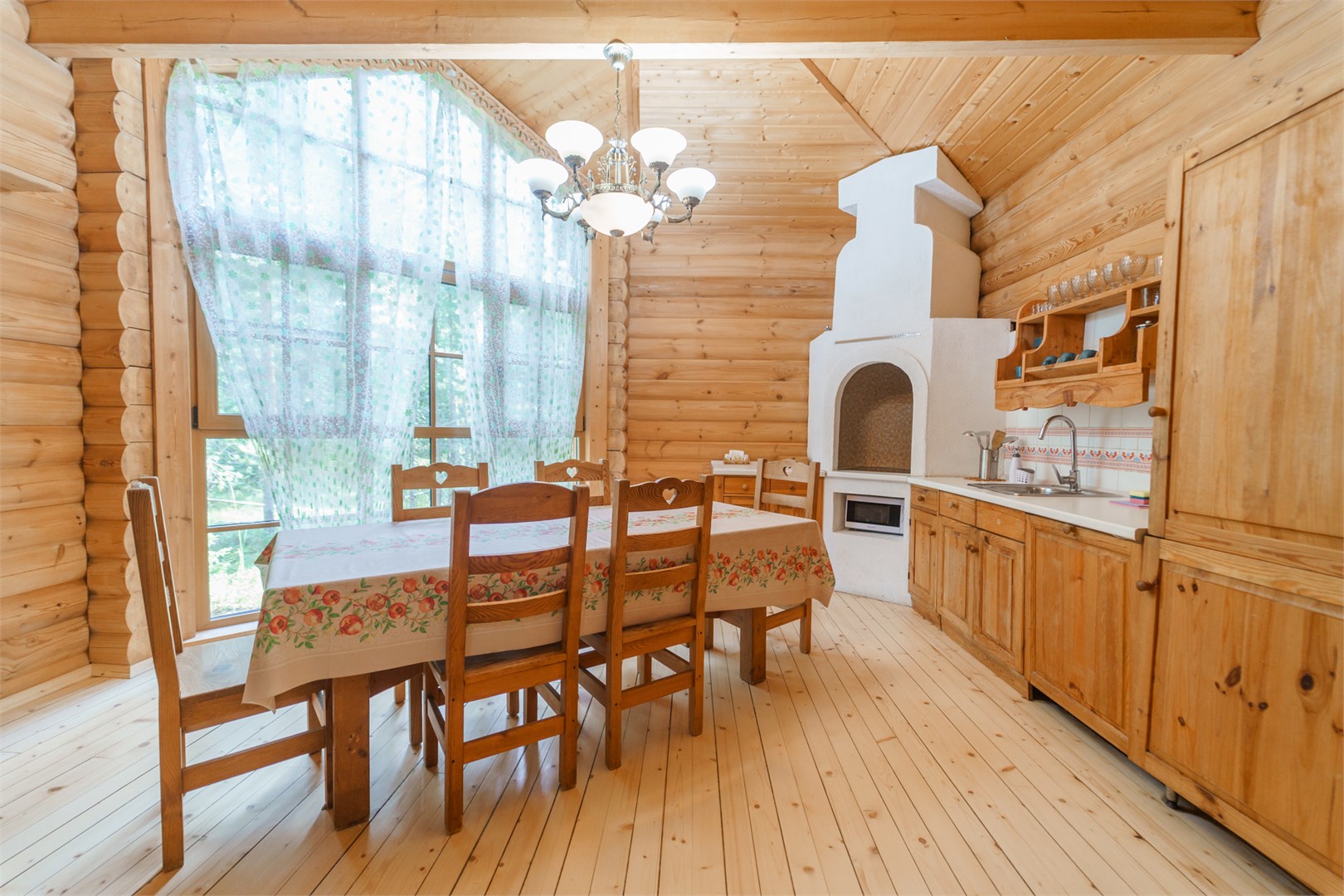 Русская деревня, одноэтажный дом в Шишки на Лампушке