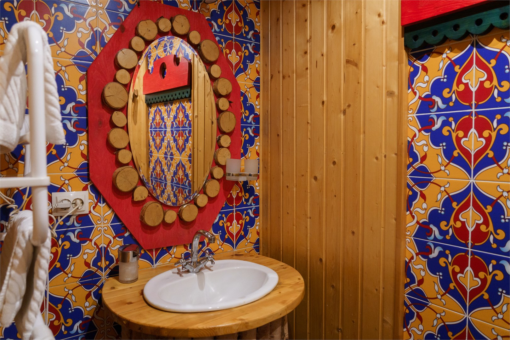 Русская деревня, двухэтажный дом с сауной в Шишки на Лампушке