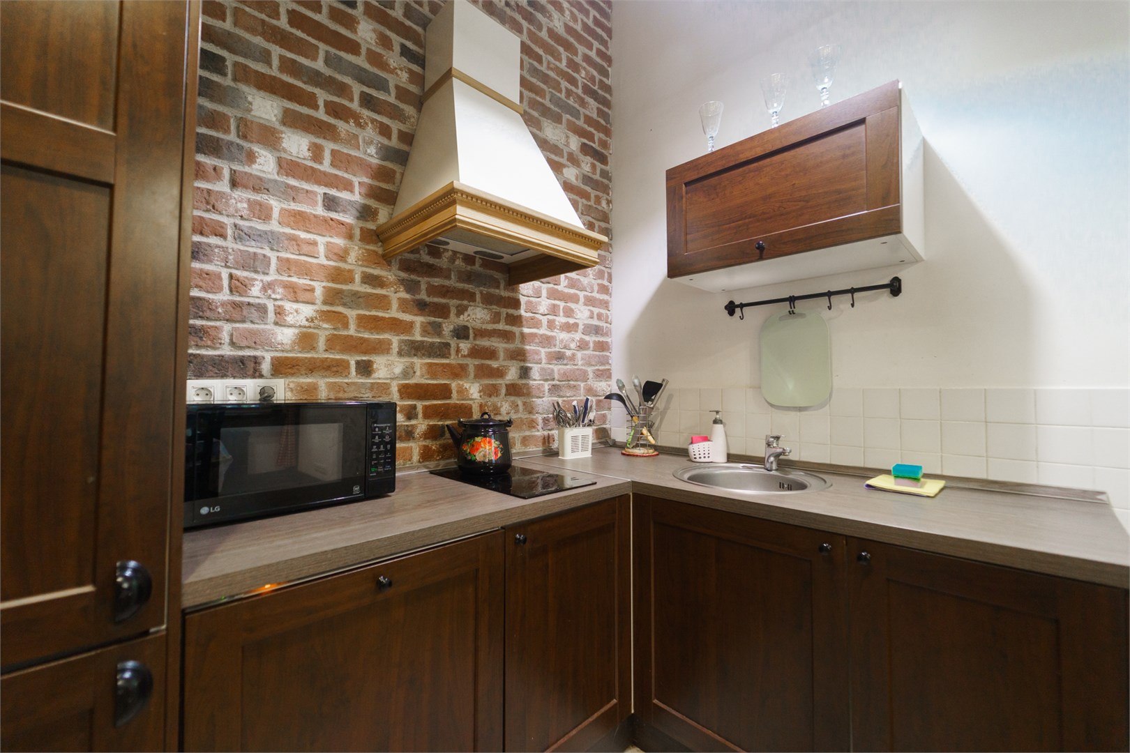 Баварский хутор, одноэтажный дом с витражом в Шишки на Лампушке