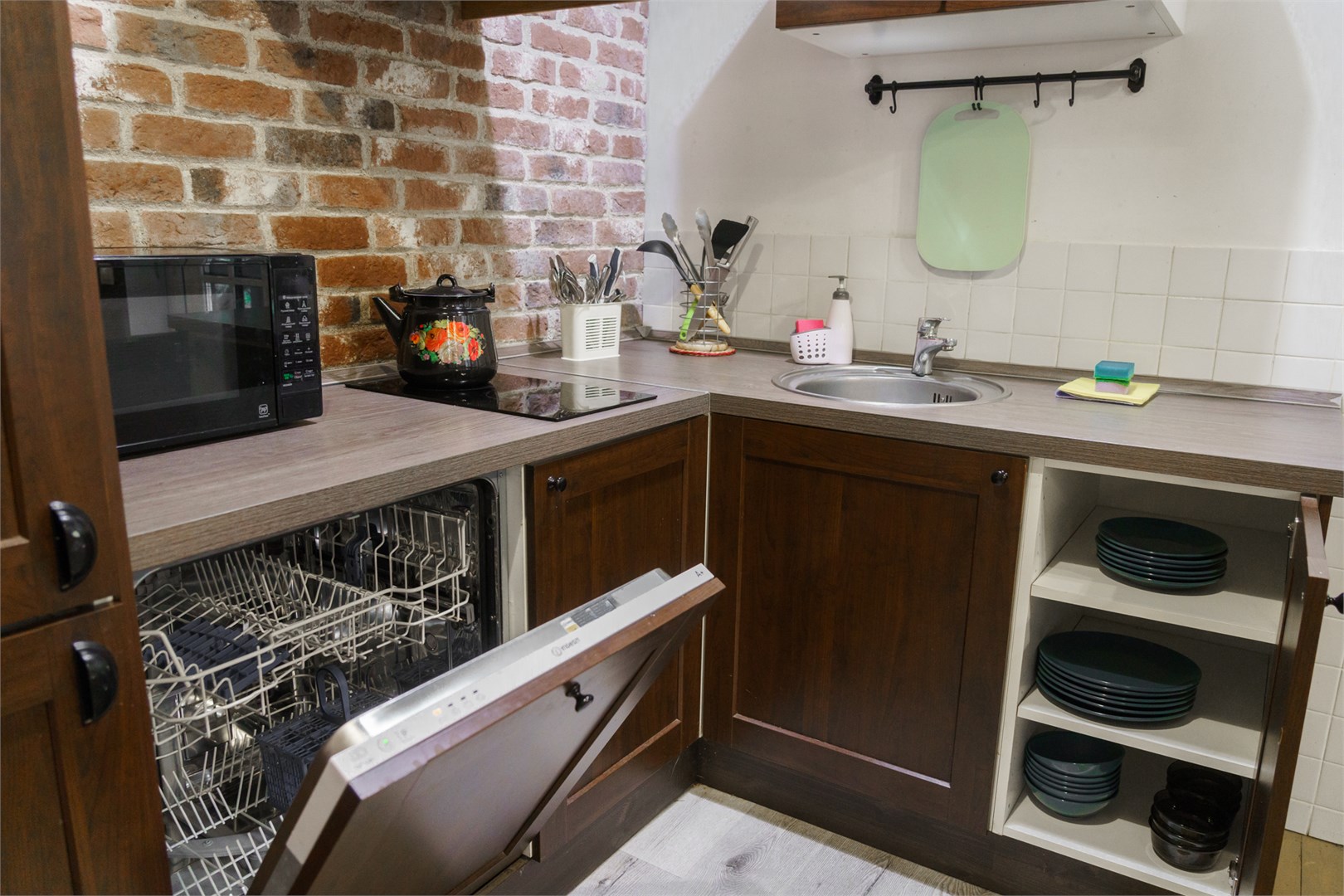 Баварский хутор, одноэтажный дом с витражом в Шишки на Лампушке