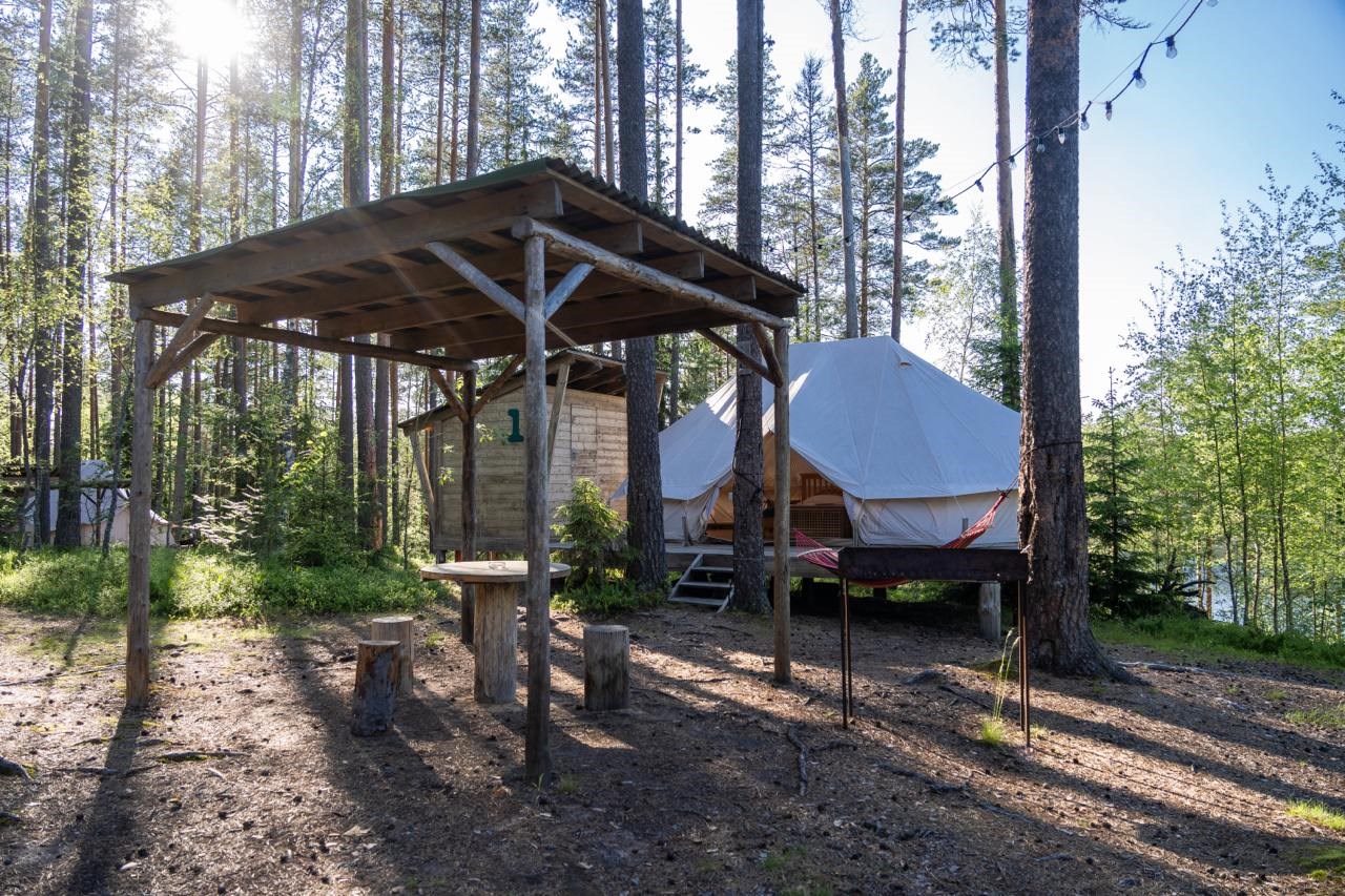 Глемпинг у озера (от 14 лет) в Шишки на Лампушке