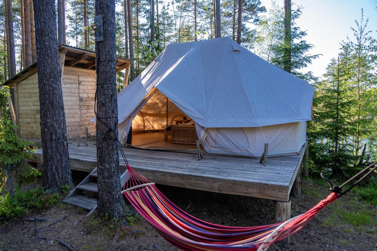 Глемпинг у озера (от 14 лет) в Шишки на Лампушке