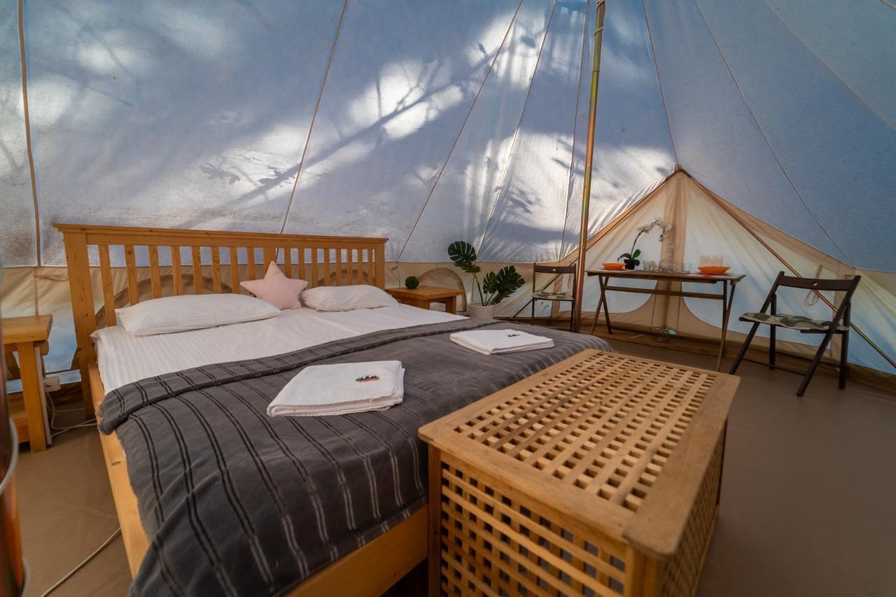 Глемпинг у озера (от 14 лет) в Шишки на Лампушке