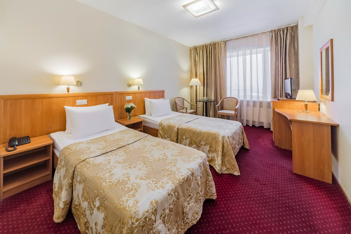 Стандарт двухместный с двумя раздельными кроватями в Брентон Клуб Гостиница Измайлово корпус Бета