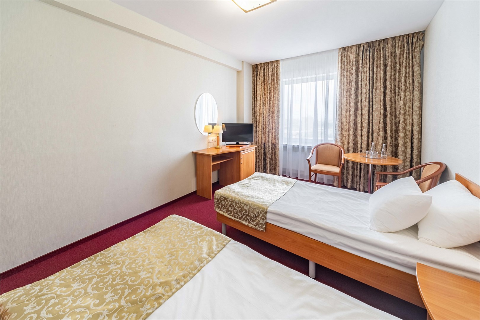 Стандарт двухместный с двумя раздельными кроватями в Брентон Клуб Гостиница Измайлово корпус Бета