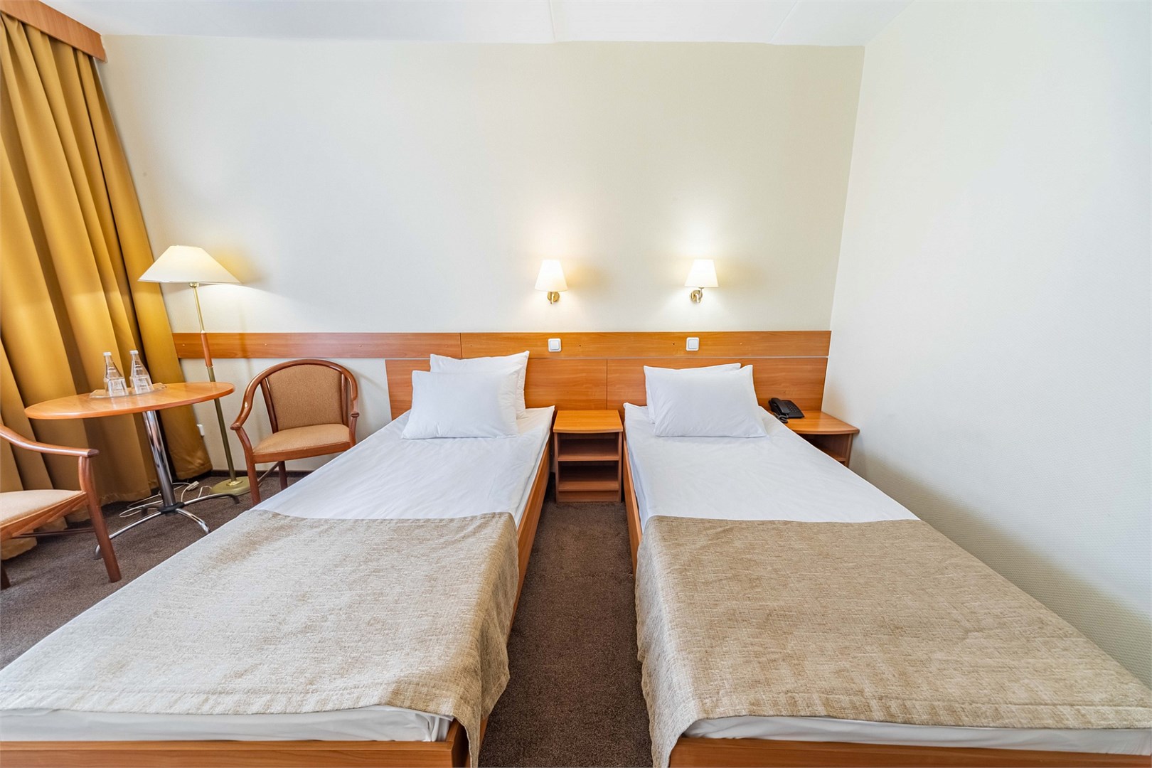 Стандарт двухместный с двумя раздельными кроватями в Брентон Клуб Гостиница Измайлово корпус Бета