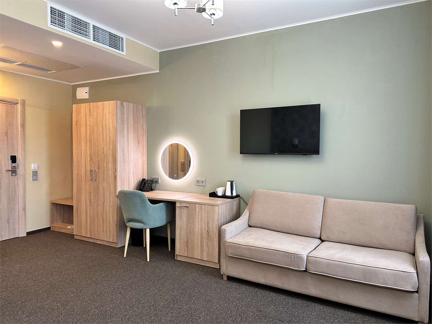 Студия с балконом. в Ерино